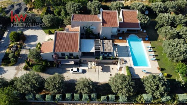 Βίλα για ενοικίαση Όριο Βριλησσίων (Μαρούσι) - Photo 1