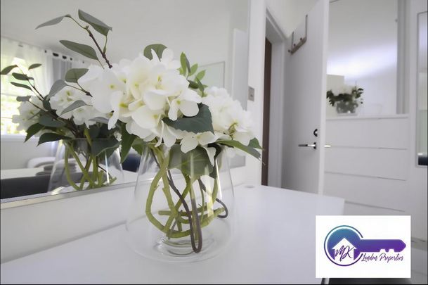 1 Bedroom Room in Flat Share To Rent - Photo 1