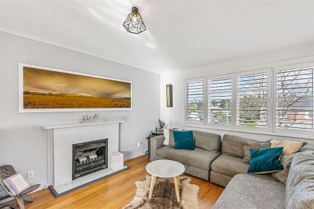 Charming 4BR Home in One Tree Hill - Photo 4