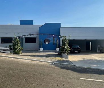 Casa térrea para alugar mobiliada no Condomínio Portal do Lago em V... - Foto 1