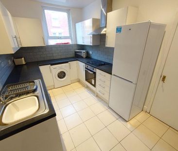 1 bedroom in a house share to rent - Photo 3