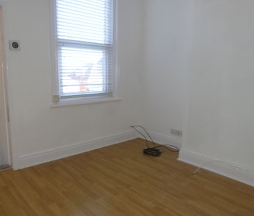 Sherbourne Road flat 4 - Photo 2