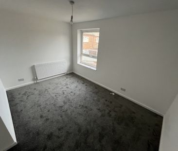 3 bed Semi-Detached - To Let - Photo 3