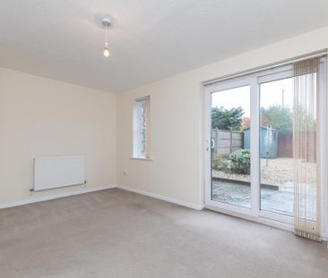 3 bedroom semi-detached house to rent - Photo 2