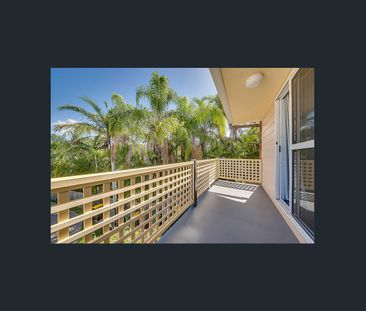 Quiet Town house living - Photo 3