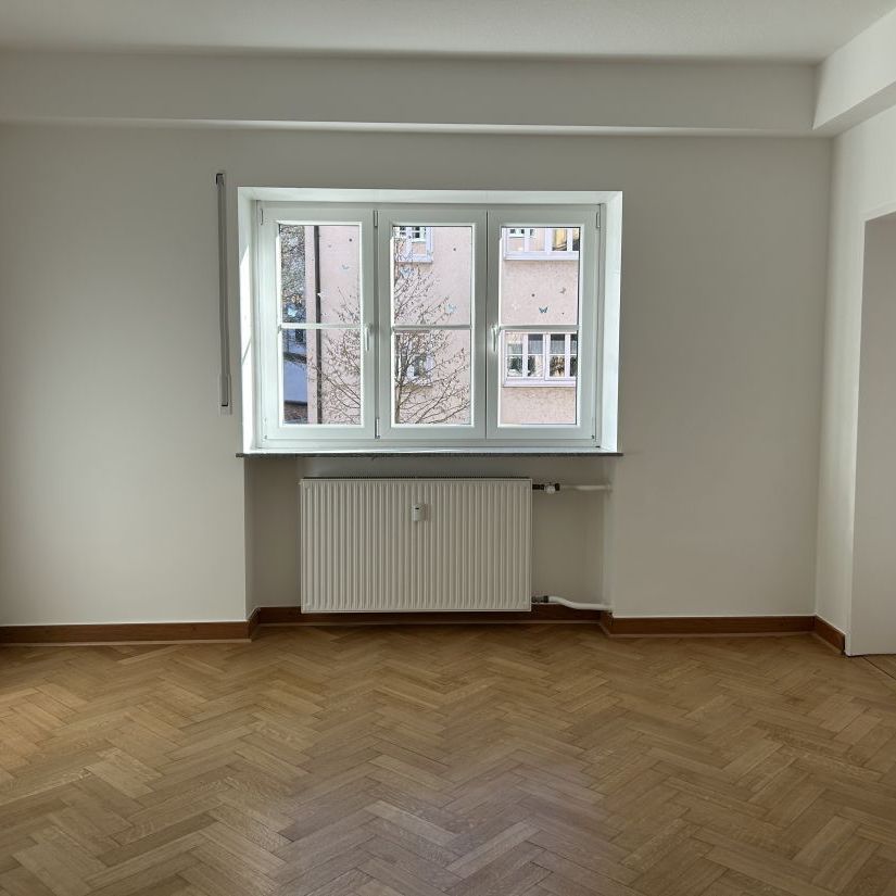 Sanierte Altbauwohnung im Niebelungenviertel - Photo 1