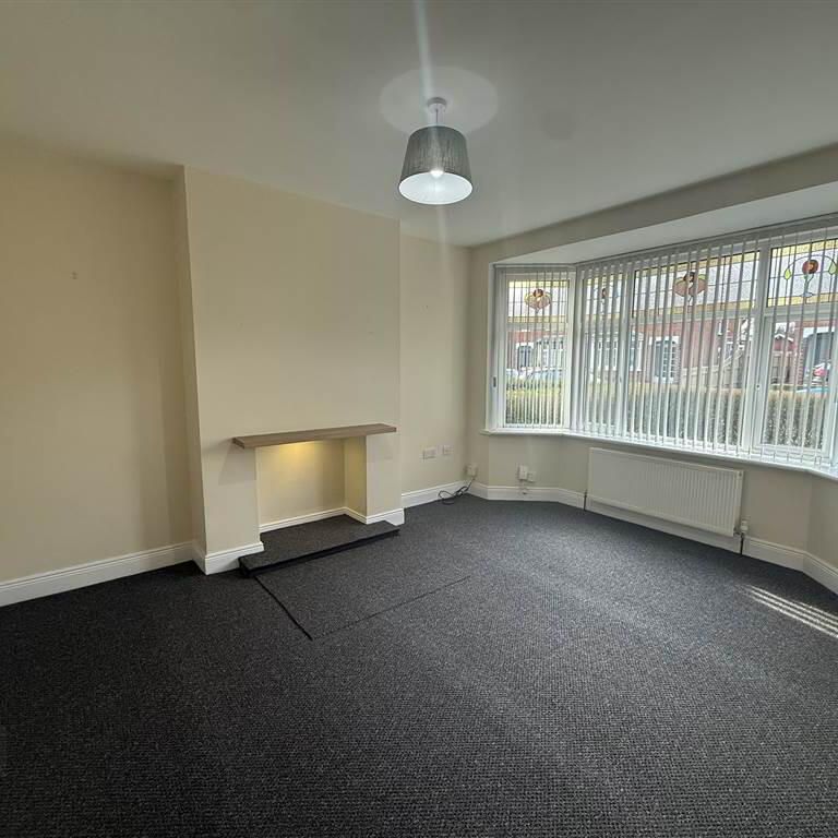 15 Kirklowe Drive, Upper Lisburn Road, Belfast, BT10 0LP - Photo 1