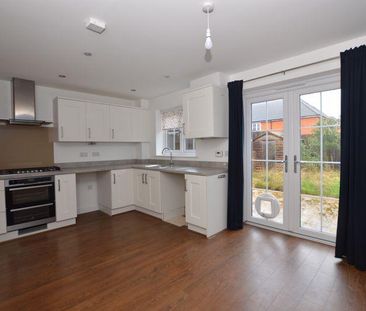 3 bedroom semi-detached house to rent - Photo 5