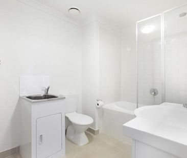 ONE BEDROOM APARTMENT - Photo 3