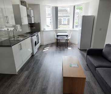 2 bedroom flat to rent - Photo 4