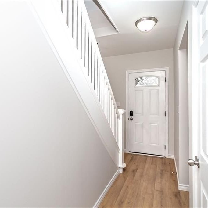 For Lease - 44 ST. PETER Street, St. Catharines, Ontario - Photo 1