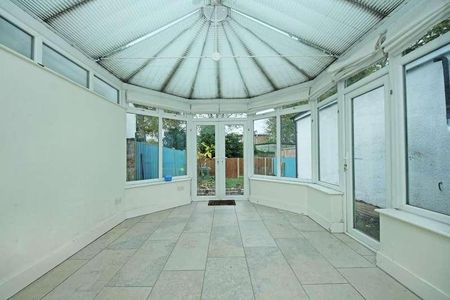 Twyford Crescent, Acton, W3 - Photo 5