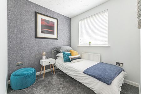 4 bedroom House To Let - Photo 5