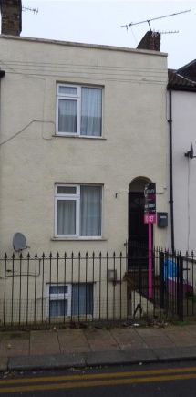 4 Bed - Saunders Street, Gillingham - Photo 2