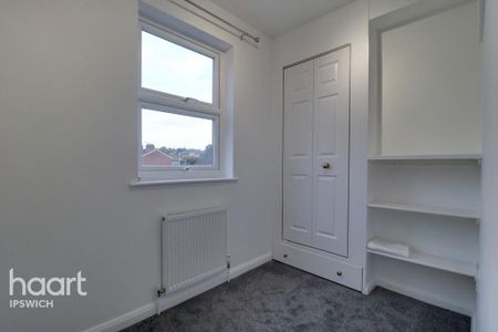 4 bedroom terraced house to rent - Photo 4