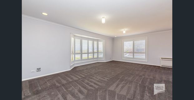 A home that offers space, storage & comfort! - Photo 1