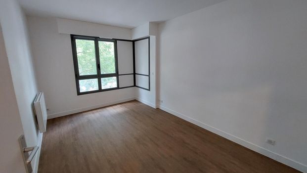 location Appartement T4 DE 91.3m² À PARIS - Photo 1