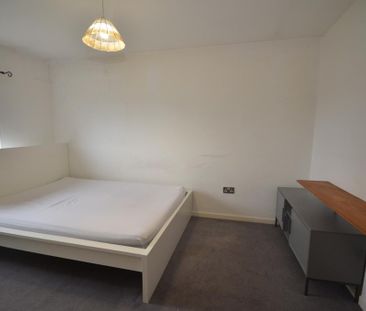 4 bedroom terraced house to rent - Photo 6