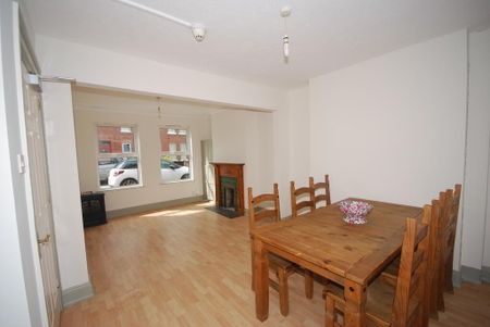 17 Mowhan Street, Lisburn Road, BT9, Belfast - Photo 4