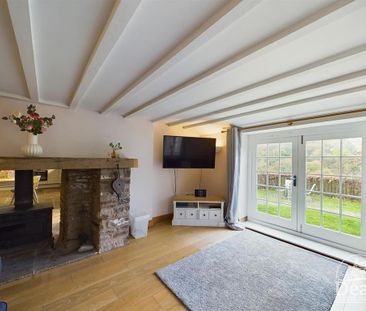 2 bedroom cottage to rent - Photo 1