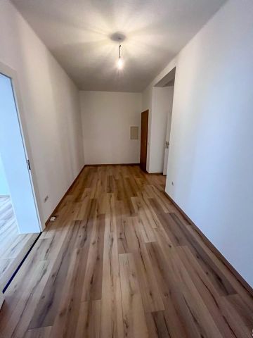 # ERSTBEZUG NACH RENOVIERUNG # (geräumige) 3 Zimmer-Wohnung am Rande der Altstadt sucht neue Mieter - Photo 2