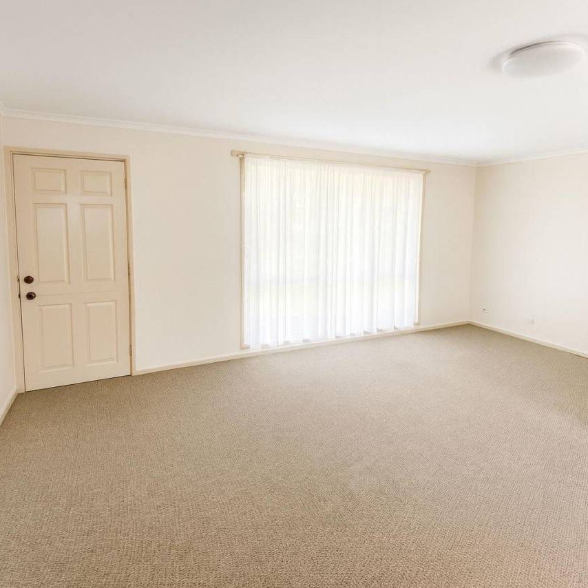 Freshly updated and low maintenance living - Photo 1