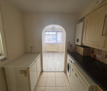 2 bedroom flat to rent - Photo 6