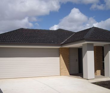 Modern 3 Bedroom Property in Smithfield Plains - Photo 5