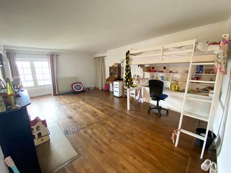 Location Appartement 4 pièces 133m² - Photo 3