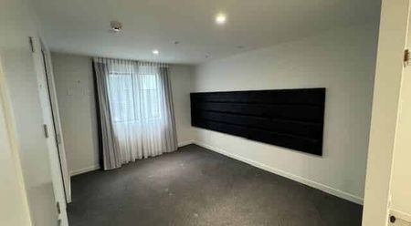 Latimer Square Central City Living! - Photo 2