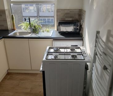 Studio Flat, Whitworth Road, SE25 - Photo 6