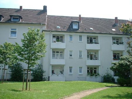 *** Großzügige 3-Zi-Wohnung mit zwei Loggien in Essen-Frohnhausen *** - Photo 2