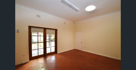 Grand Property - Central North Location - Photo 3