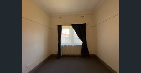 RENOVATED THREE BEDROOM HOME ! - Photo 3