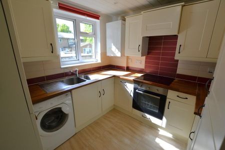 2 bedroom flat to rent - Photo 4