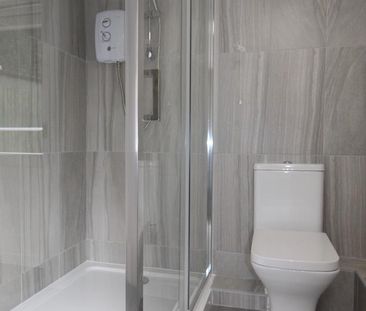 3 bedroom semi-detached bungalow to rent - Photo 6