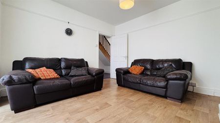 4 bedroom terraced house to rent - Photo 4