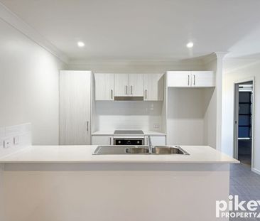 Modern 4 Bedroom Home - Photo 3