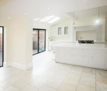 6 bedroom semi-detached house to rent - Photo 6