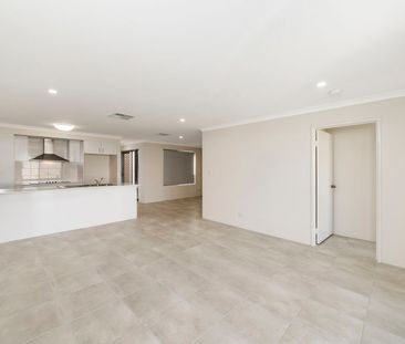 4 Mast Close, Dudley Park WA 6210 - House For Rent | Domain - Photo 4