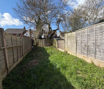 Bruford Road, Penn Fields, Wolverhampton - Photo 2