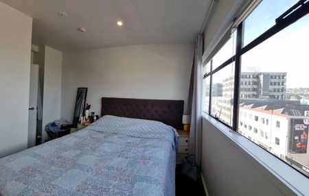 Prime Location - 4-Bedroom Home in Thorndon Quay, Pipitea - Photo 4