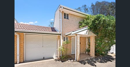Outstanding and Spacious Townhouse - Photo 5