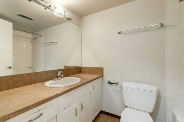 Premier Suite - 1 Bedroom - Photo 1