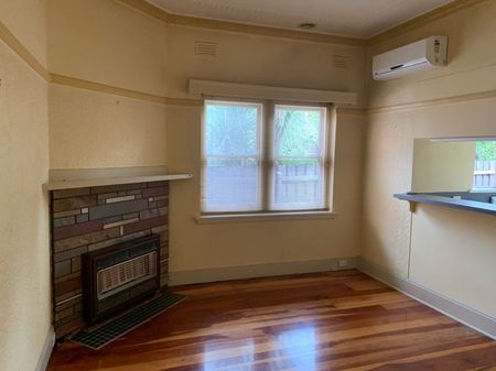 Stylish Deco Gem with Study in the Heart of Richmond Hill! - Photo 2