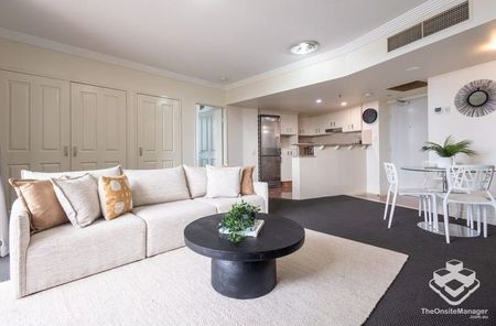 Fully Furnished 2 Bedroom, 2 Bathroom Apartment with City Views - Photo 5