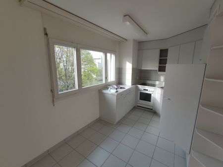 21/2-ROOM APARTMENT IN DÜBENDORF (ZH), FURNISHED, TEMPORARY - Photo 4