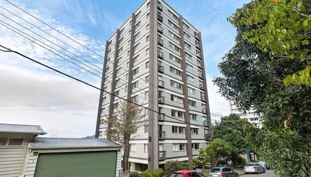 Fully furnished apartment with water views - Photo 3