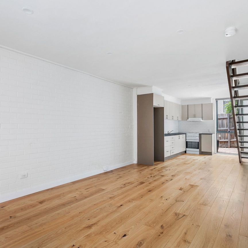 6/7 Grandview Avenue, Maribyrnong, VIC, 3032 - Photo 1