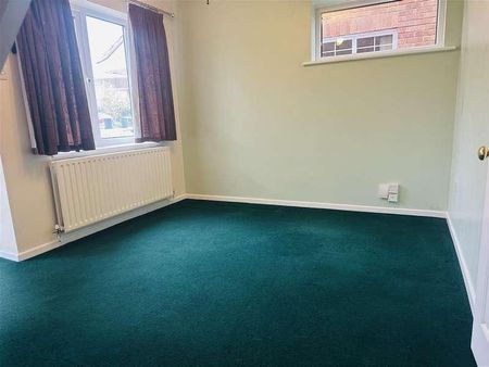 Holly Walk, Crowhill, CV11 - Photo 4